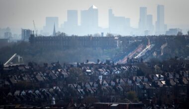 High pollution warning issued in London as capital braces for 34C heat