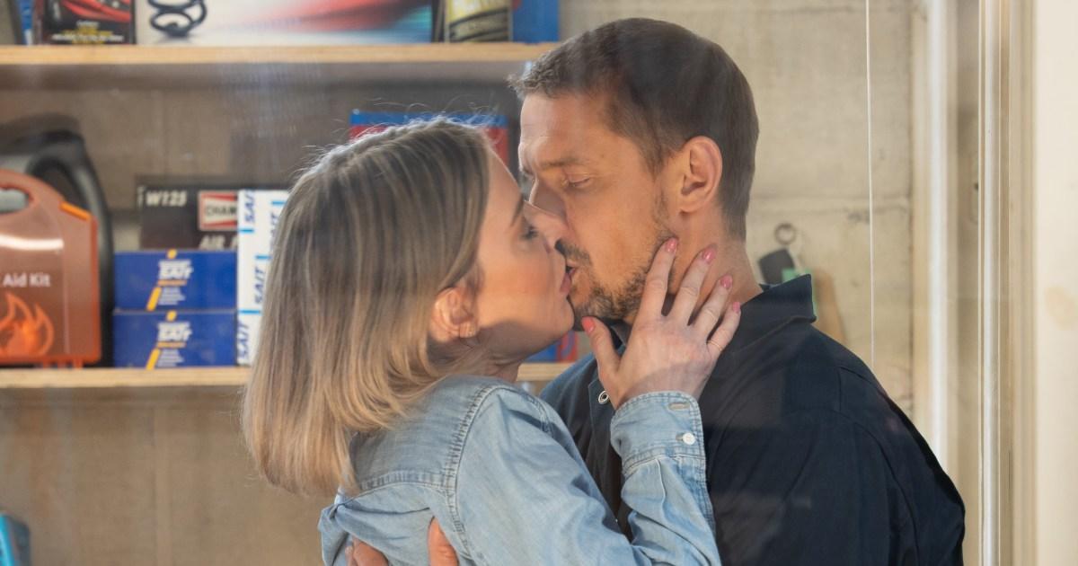 Abi and Carl ‘set to be caught ’ in Coronation Street - but not by Kevin | Soaps