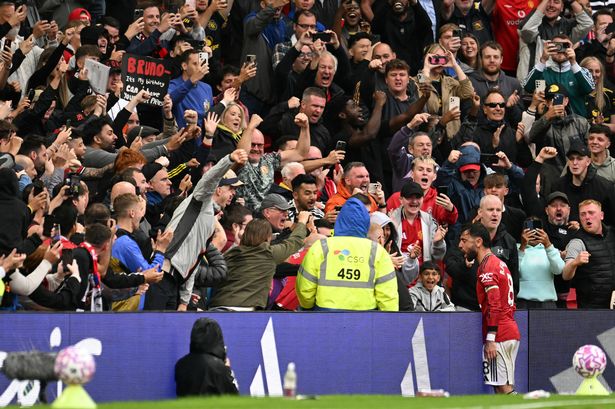Fernandes celebrates