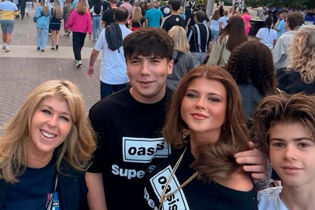 Kate took her children to the gig 