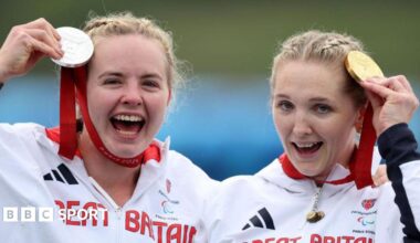 England women lift trophy