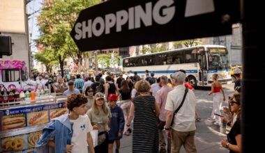 Charting the Global Economy: US Consumers Remain Resilient