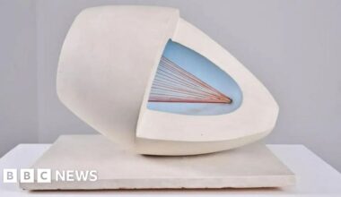 Wakefield gallery reaches £3.8m target to secure Hepworth piece