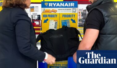 Ryanair to raise bonus to €2.50 for staff who spot oversized cabin bags | Ryanair