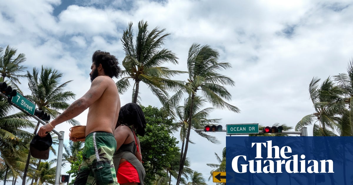 False War by Carlos Manuel Álvarez review – a new vision of migration | Fiction