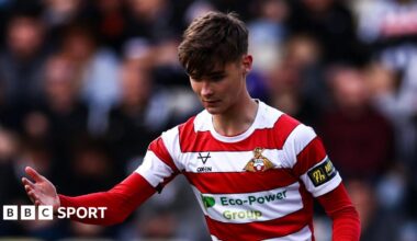 Charlie Crew: Leeds United teenager rejoins Doncaster Rovers on loan