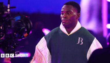 Joshua Buatsi makes his way to the ring