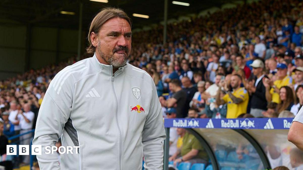 Daniel Farke looks on prior the pre-season friendly match between Leeds United and Villarrea