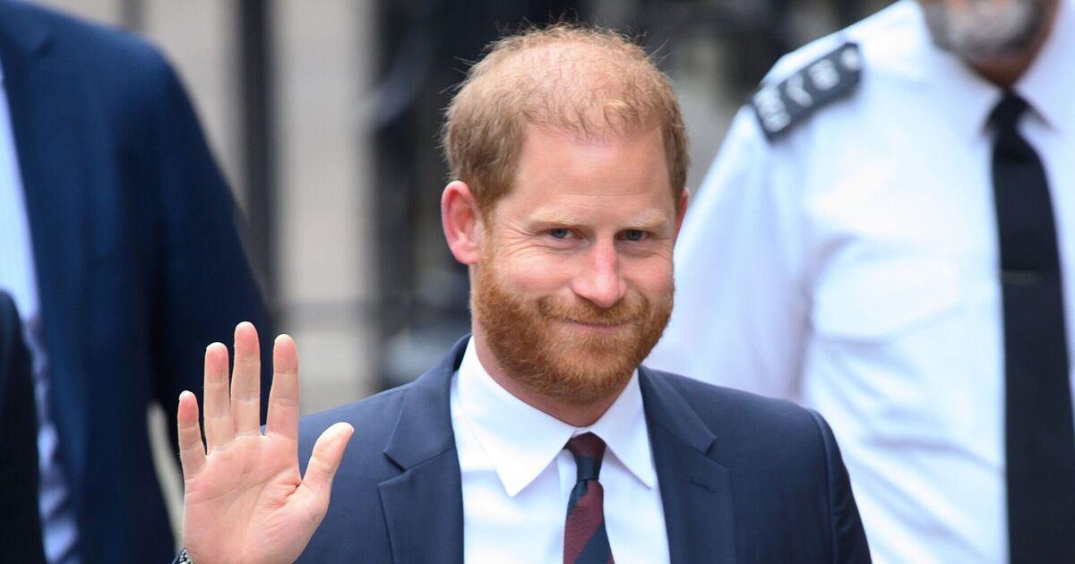 Prince Harry urged to do one thing to end the Royal Family feud - Royals - News