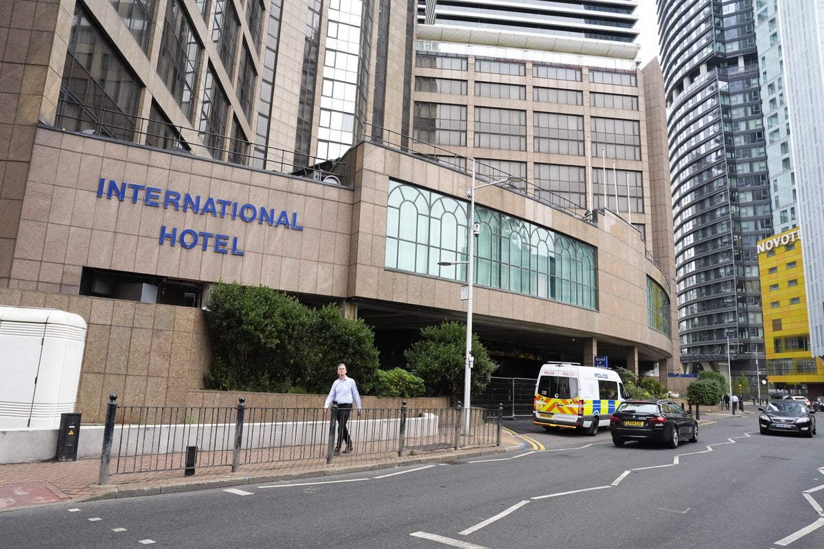 Police make six arrests at protest outside London hotel housing asylum seekers