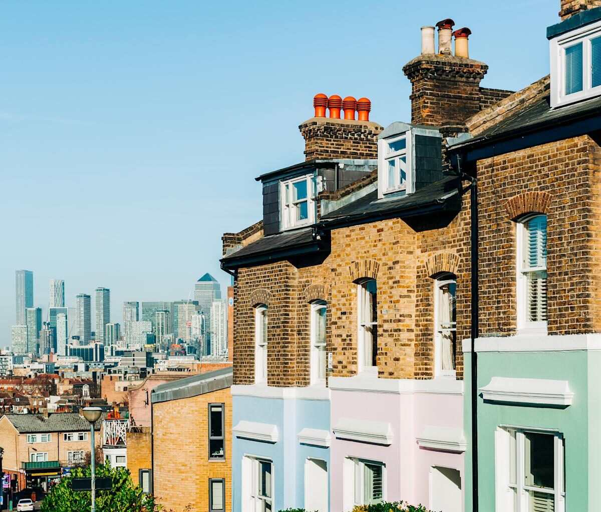 UK homes priced too high take twice as long to sell, Zoopla warns