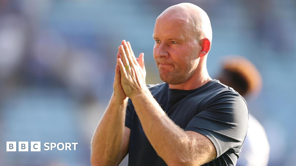Sheffield Wednesday manager Henrik Pedersen claps away fans after Leicester City defeat