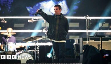 Oasis Edinburgh Murrayfield shows start during festival