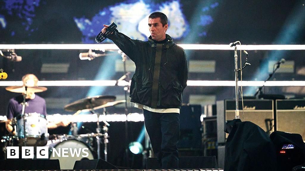 Oasis Edinburgh Murrayfield shows start during festival