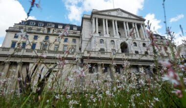 Bank of England set to cut rate as UK economy weakens