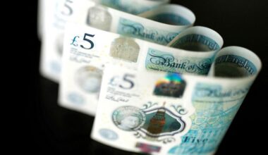 Pound at 10-week low against dollar after US-EU trade deal