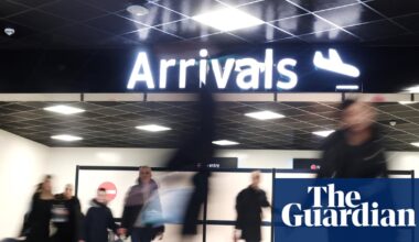 EU citizens awaiting UK residency status have right to travel, Home Office told | Immigration and asylum