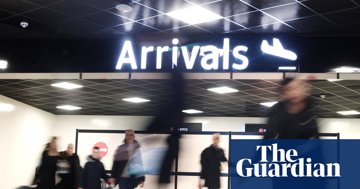 EU citizens awaiting UK residency status have right to travel, Home Office told | Immigration and asylum