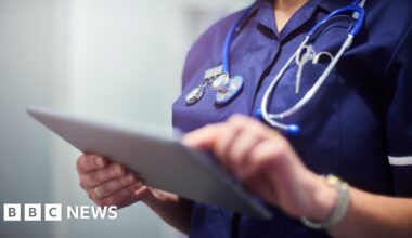 NI nurses lodge dispute after rejecting pay offer