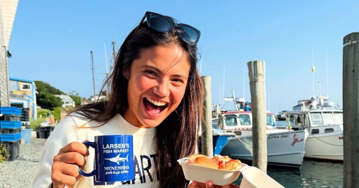 Tennis ace Emma Raducanu sizzles in the sun on US holiday | Tennis | Sport