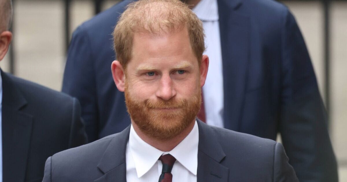 Meghan Markle urged to break silence on Prince Harry's public spat | Royal | News