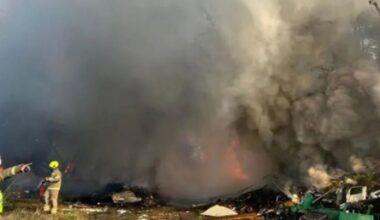 Southend locals told 'close doors and windows' as huge fire threatens supermarket | UK | News