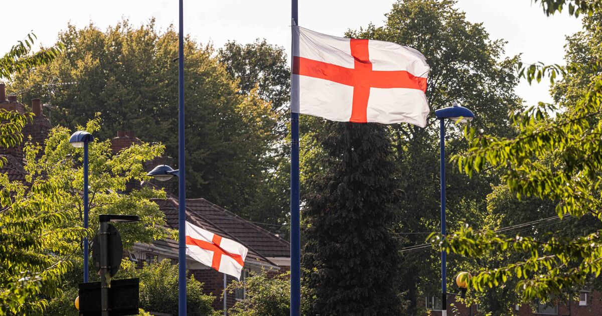 Union Jack and St George’s flags being raised after council 'took them down' | UK | News