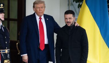 Hidden sign of tension in Trump's crunch Zelensky meeting spotted by b | World | News