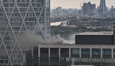Canary Wharf fire LIVE: Thick smoke pouring from London tower block as | UK | News