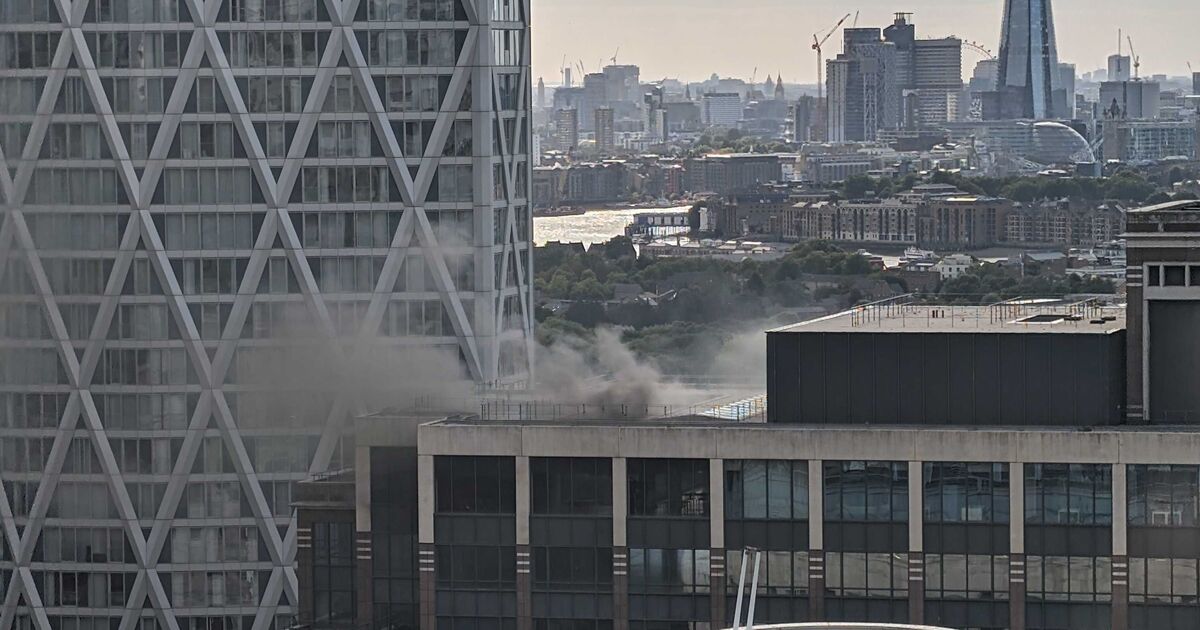 Canary Wharf fire LIVE: Thick smoke pouring from London tower block as | UK | News