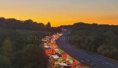 M25 traffic LIVE: Motorway held in both directions after 'people in road' | UK | News