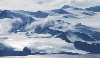 Huge Antarctic ice sheet on brink of collapse triggering global ‘catastrophe' | World | News