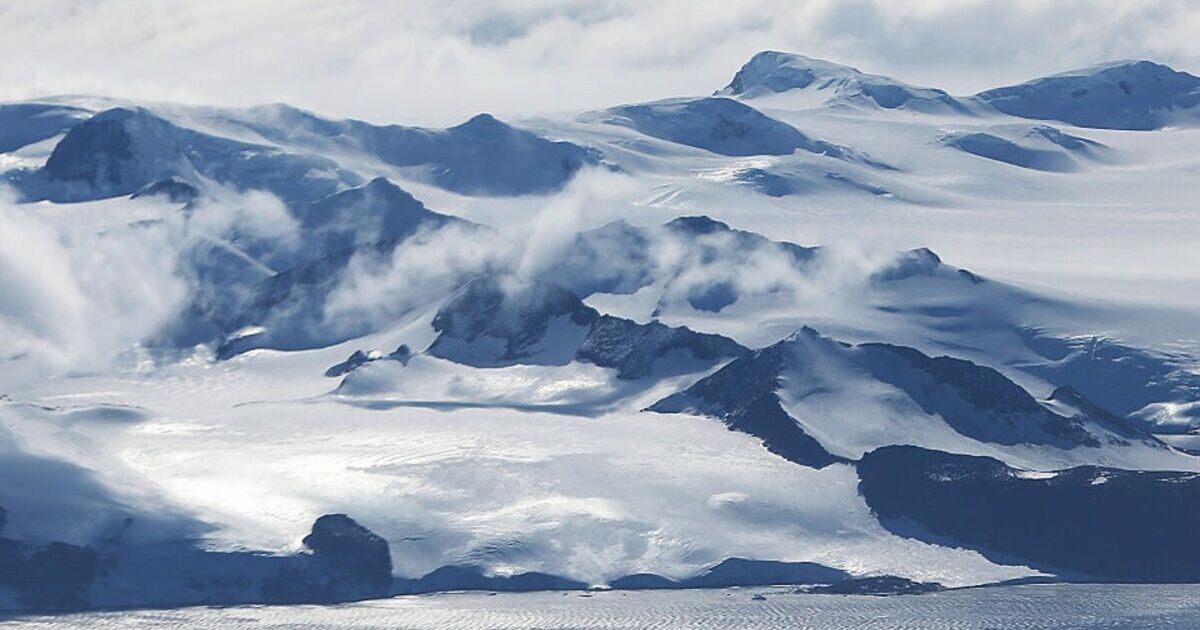Huge Antarctic ice sheet on brink of collapse triggering global ‘catastrophe' | World | News