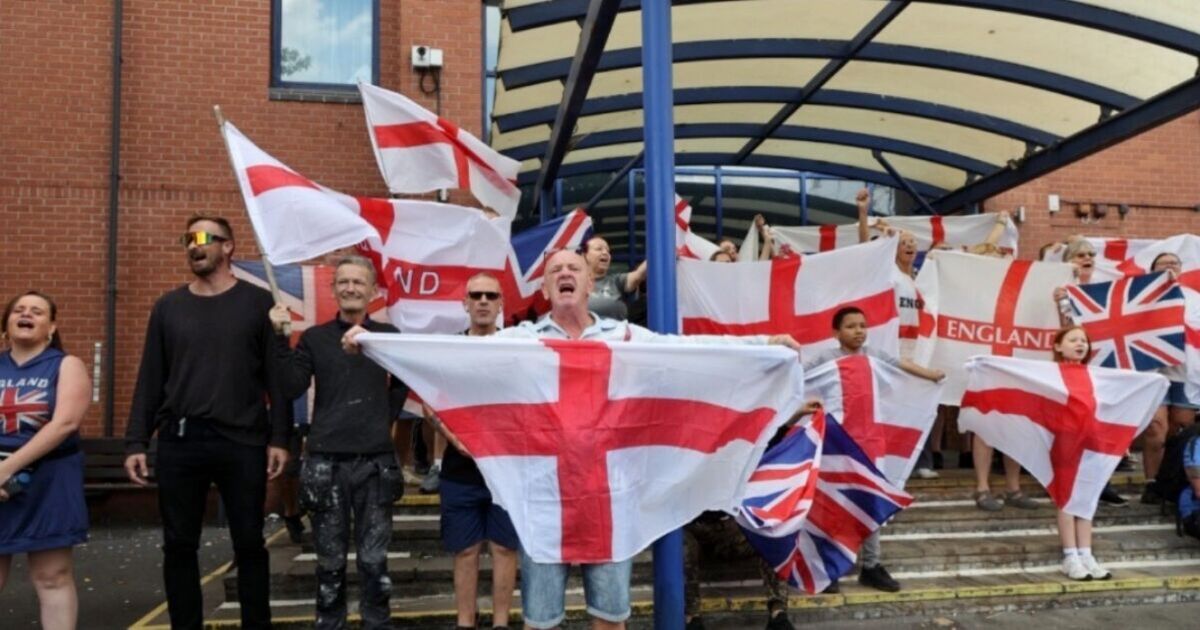 Migrant protests LIVE: Asylum hotel chaos as police brace for fresh demonstrations | UK | News