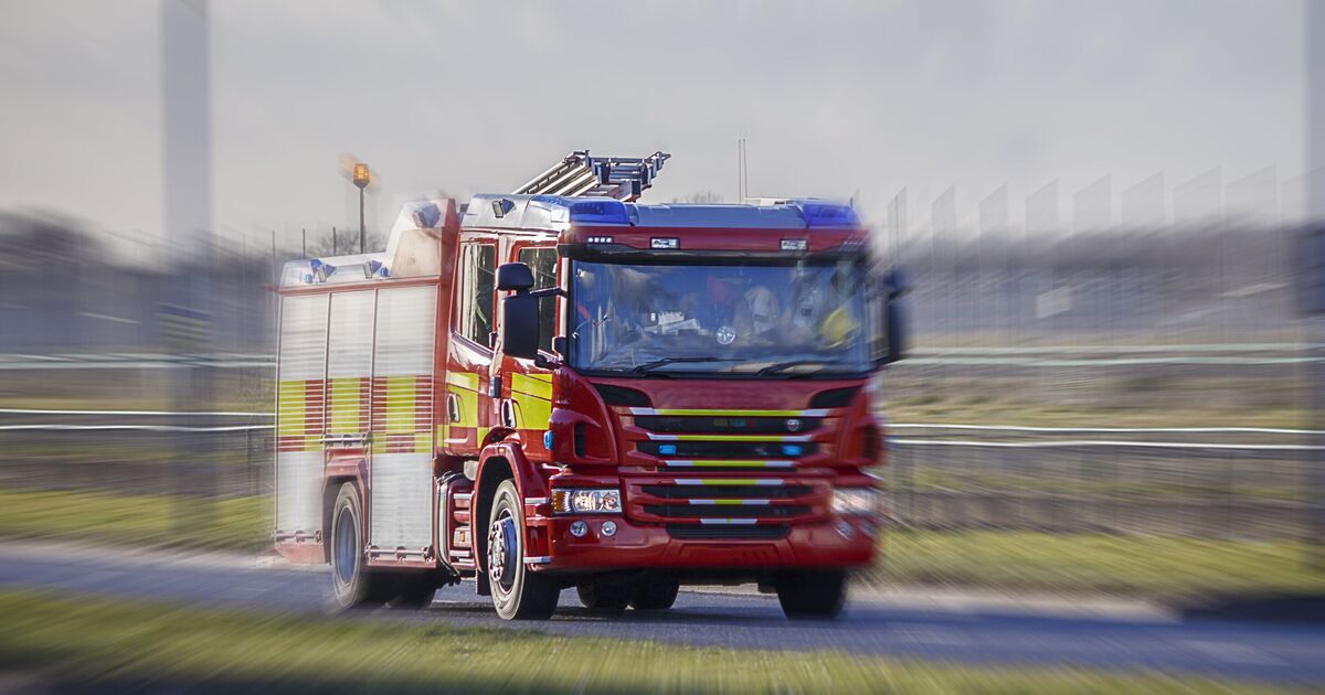 Horsham fire LIVE: 10 engines battling blaze - 'keep doors and windows shut' | UK | News