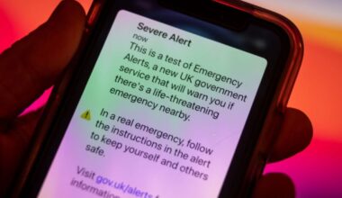 Time and date when millions of mobile phones will go off at once | Politics | News
