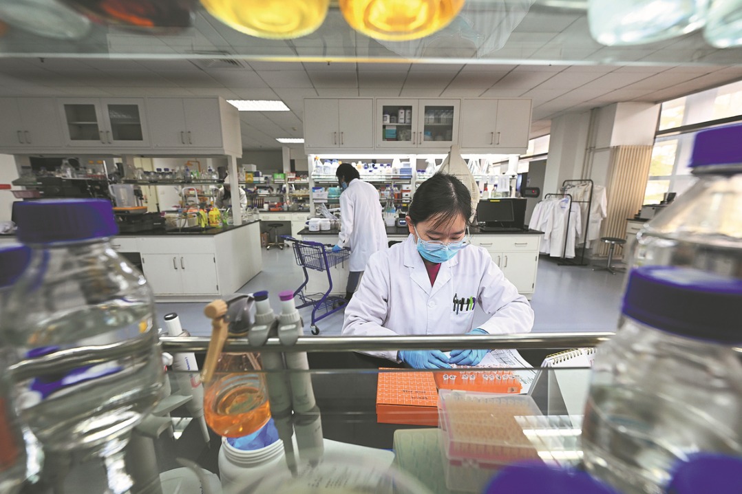 Scientists break ground on DNA synthesis