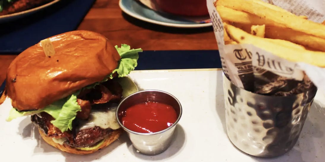 I Compared Gordon Ramsay's and Bobby Flay's Burger Restaurants: Photos