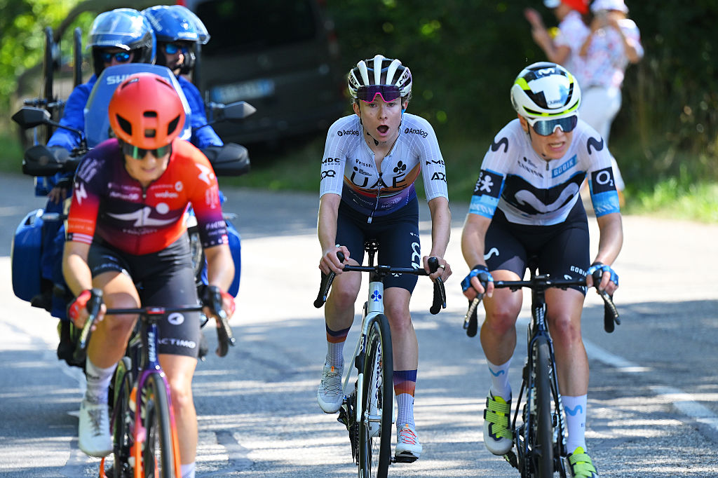 CHAMBERY, FRANCE - AUGUST 01: (L-R) Ruth Edwards of The United States and Team Human Powered Health, Maeva Squiban of France and UAE Team ADQ and Mareille Meijering of Netherlands and Team Movistar compete in the breakaway during the 4th Tour de France Femmes 2025, Stage 7 a 159.7km stage from Bourg-en-Bresse to Chambery / #UCIWWT / on August 01, 2025 in Bourg-en-Bresse, France. (Photo by Tim de Waele/Getty Images)