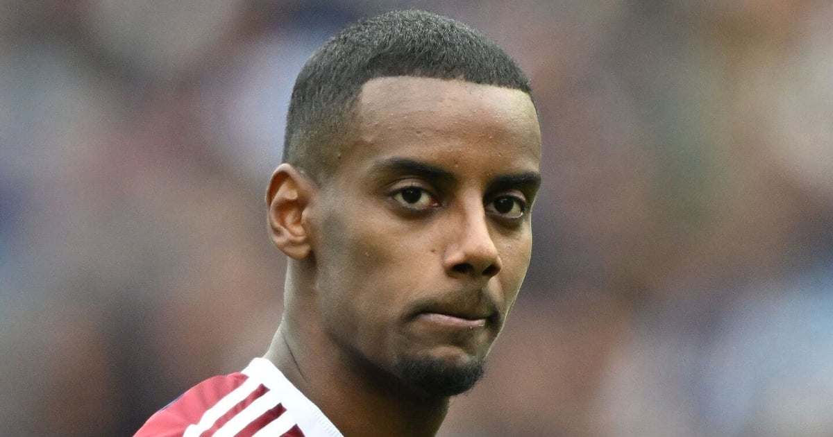 Transfer news live updates: Alexander Isak, Jadon Sancho, Liverpool latest and more