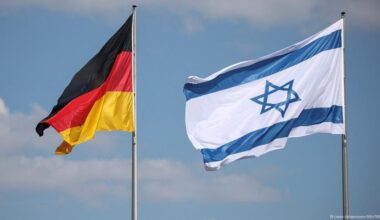 Germany's Merz defends partial weapons halt to Israel – DW – 08/10/2025