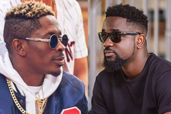 Two Ghanaian musicians who have had their cars labelled as 'stolen' vehicles