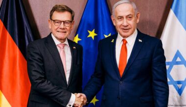 German government takes tougher tone with Israel – DW – 08/02/2025