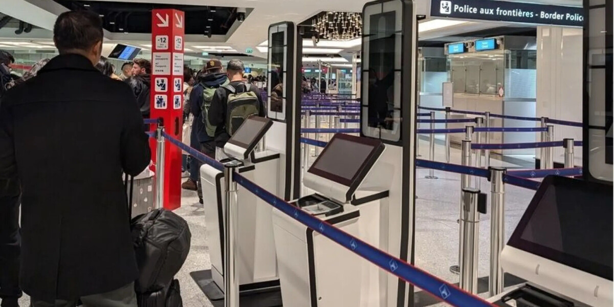 Essential Steps for Travelling from France with a Non-Family Child: Documentation and Rules