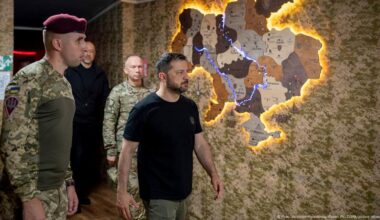 Zelenskyy vows to cede no land to Russia – DW – 08/10/2025
