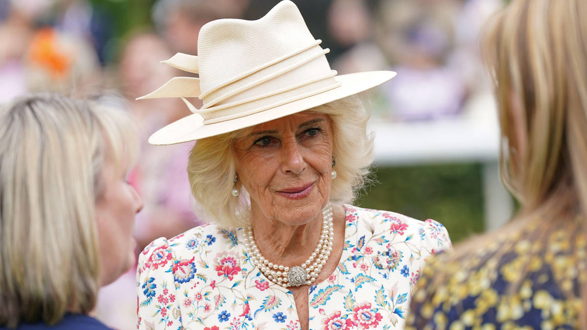 Queen sees hopes of a win dashed after pausing holiday with King Charles to attend York races