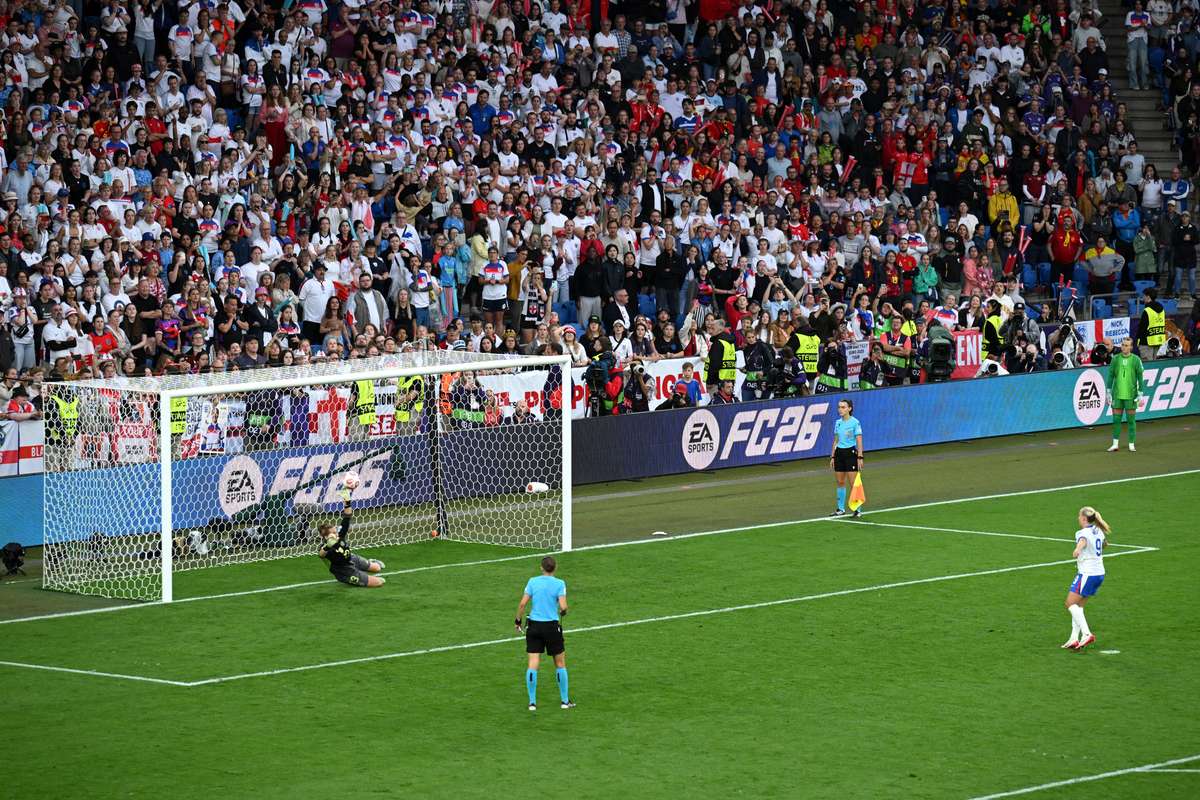 Spain goalkeeper Coll denies Hampton's claim of throwing away shootout notes