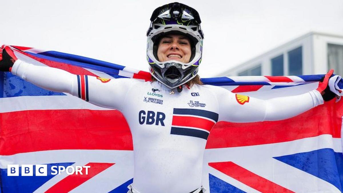 Great Britain's Beth Shriever celebrates her world title win