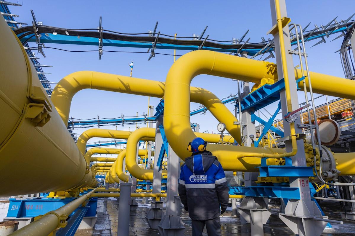 Oil Drops in Choppy Trade on Russia Uncertainty, OPEC+ Increase