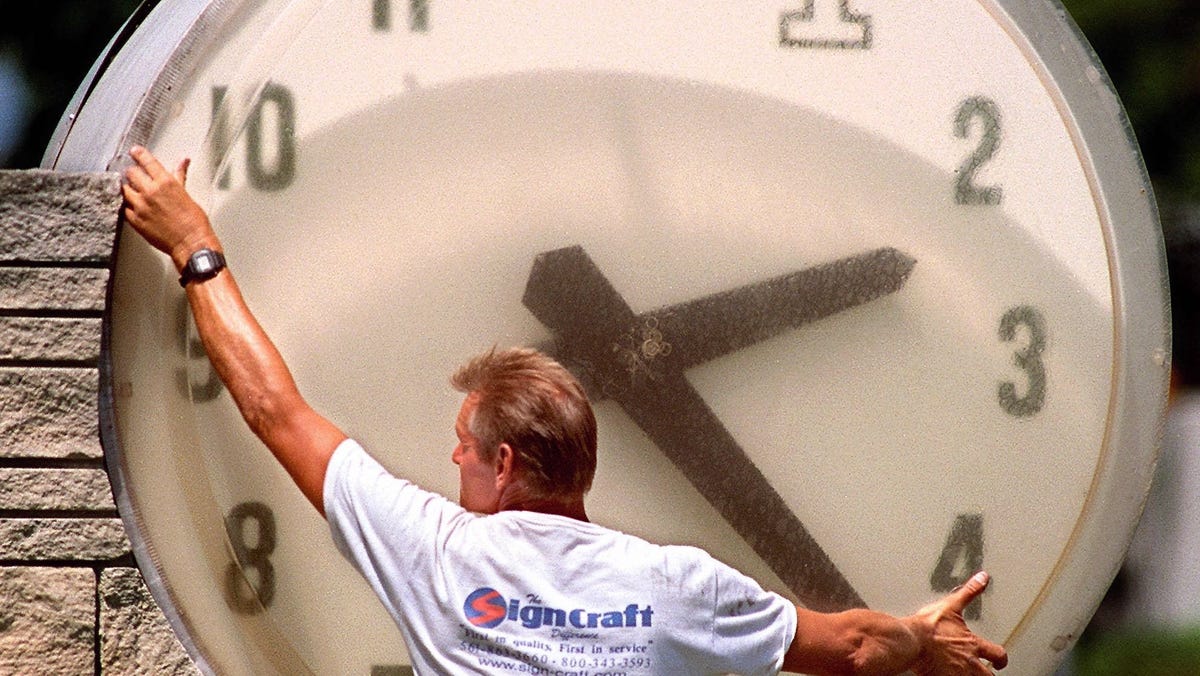 When does daylight saving time 2025 end? Time change coming this fall